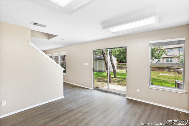 Image 13 of 38 For 10431 Manor Crk