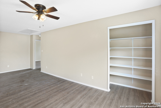 Image 15 of 38 For 10431 Manor Crk