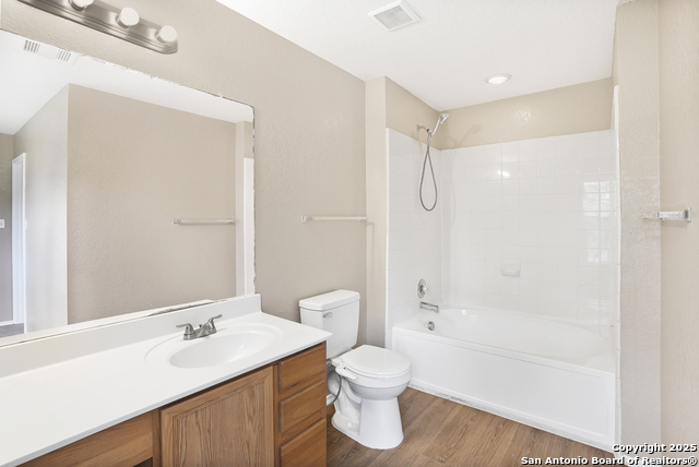 Image 18 of 38 For 10431 Manor Crk