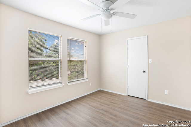 Image 19 of 38 For 10431 Manor Crk