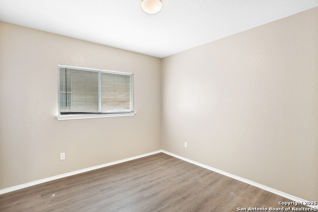 Image 23 of 38 For 10431 Manor Crk