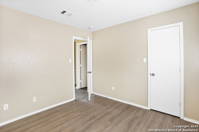 Image 24 of 38 For 10431 Manor Crk