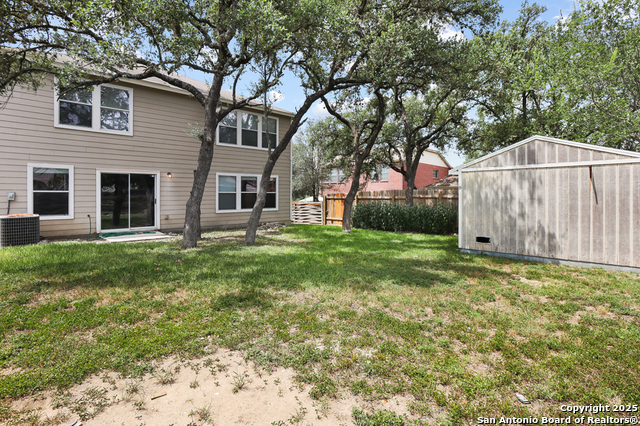 Image 29 of 38 For 10431 Manor Crk