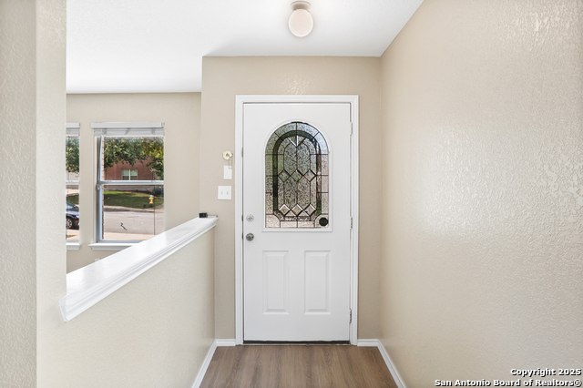 Image 3 of 38 For 10431 Manor Crk