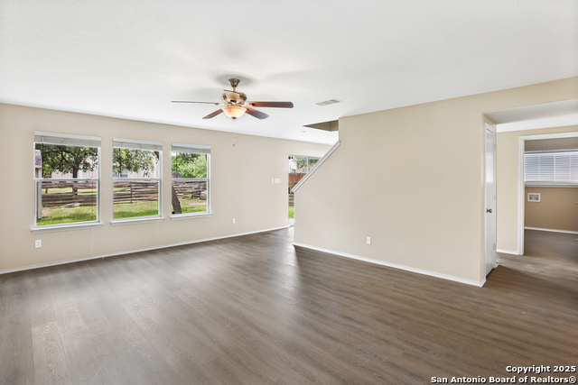 Image 7 of 38 For 10431 Manor Crk