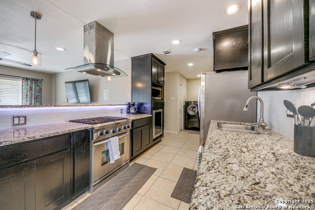 Image 3 of 12 For 379 Sprucewood