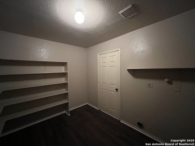 Image 15 of 31 For 6042 Kensinger