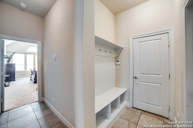 Listing photo id 23 for 2023 Wilby Lane