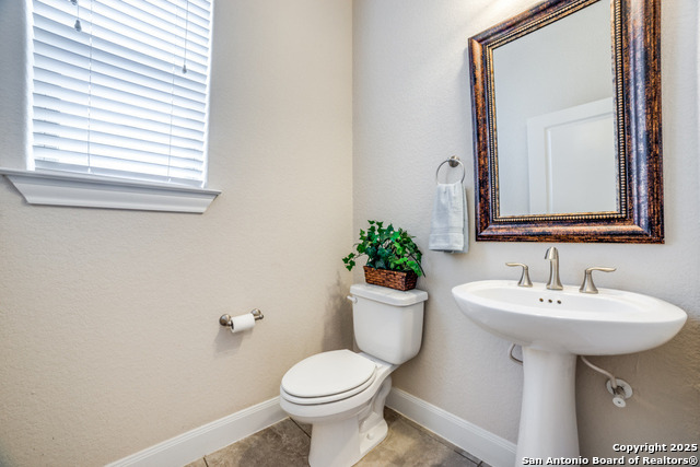 Listing photo id 24 for 2023 Wilby Lane