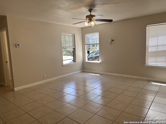 Image 5 of 24 For 139 Arrow Oaks