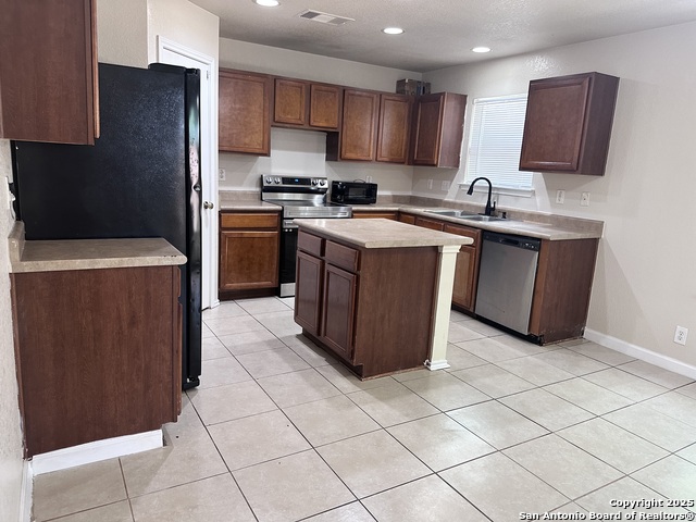 Image 7 of 24 For 139 Arrow Oaks