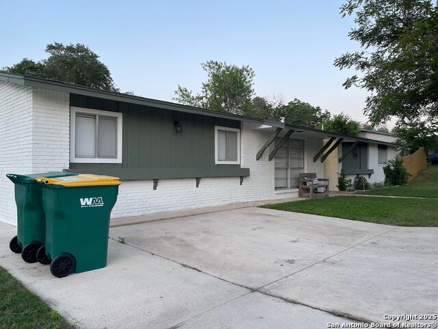Image 16 of 19 For 101 Furlong Dr