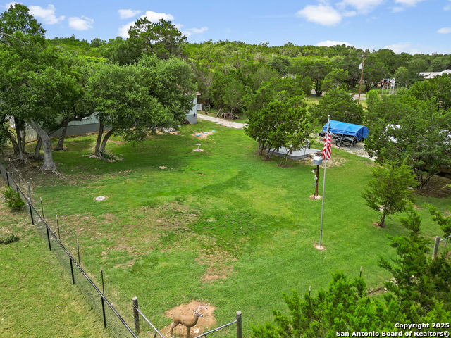 Listing photo id 11 for 1555 Desiree