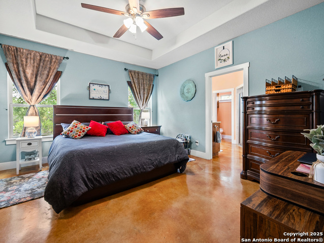Listing photo id 4 for 1555 Desiree