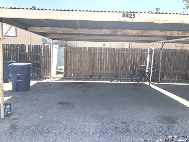 Image 18 of 22 For 4425 Allentown