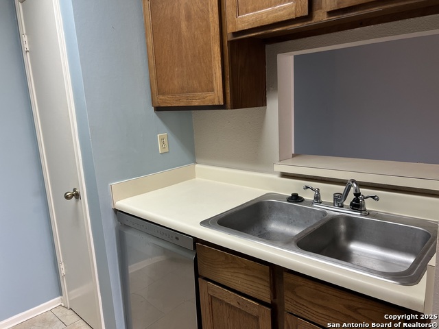 Image 10 of 28 For 13018 Heimer  1010