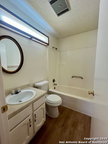 Listing photo id 11 for 7751 Pipers Hl