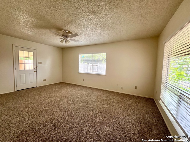 Listing photo id 4 for 7751 Pipers Hl