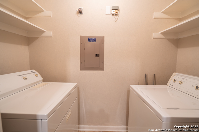 Image 11 of 13 For 2255 Thousand Oaks Dr  105