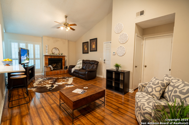 Image 5 of 13 For 2255 Thousand Oaks Dr  105