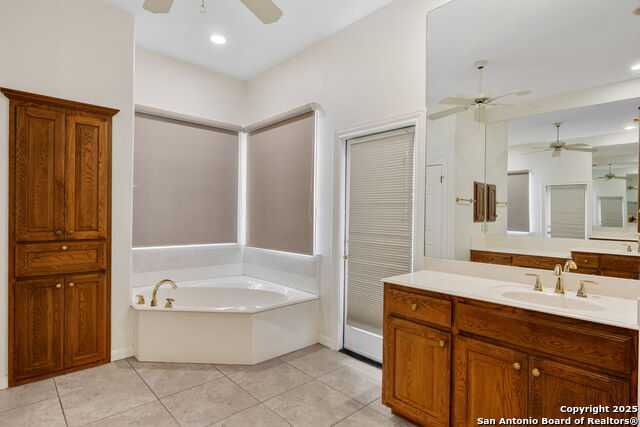 Image 11 of 36 For 29738 Fairway Vista Dr