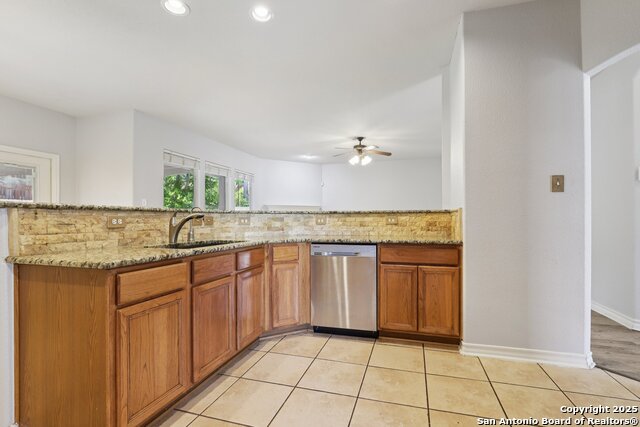 Image 16 of 50 For 26118 Meadowlark Bay