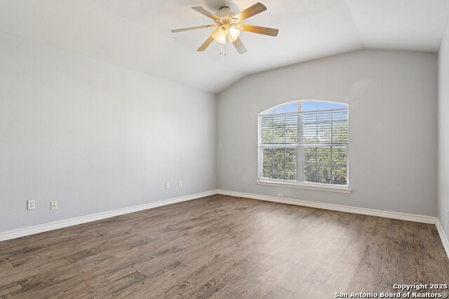 Image 20 of 50 For 26118 Meadowlark Bay