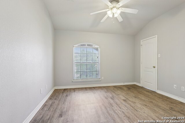 Image 23 of 50 For 26118 Meadowlark Bay
