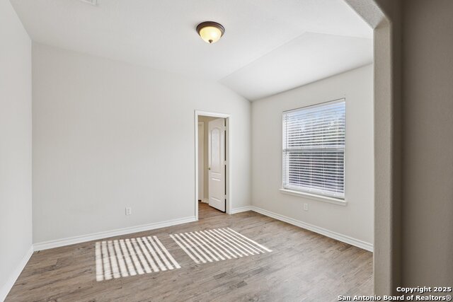 Image 31 of 50 For 26118 Meadowlark Bay