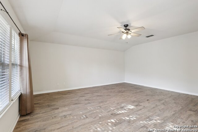 Image 32 of 50 For 26118 Meadowlark Bay