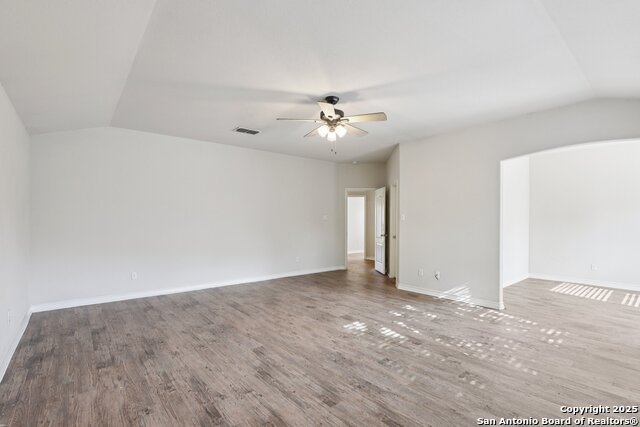 Image 33 of 50 For 26118 Meadowlark Bay