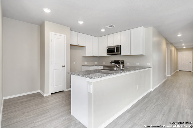 Listing photo id 6 for 8027 Chanting Bend