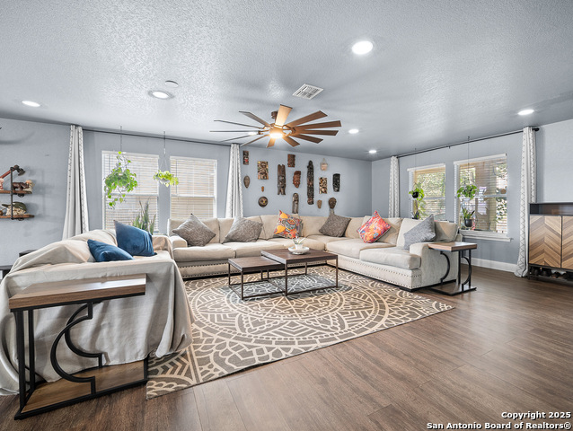 Image 6 of 39 For 525 Gatewood Briar