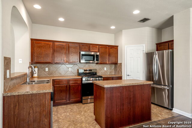 Image 23 of 33 For 8434 Blackstone