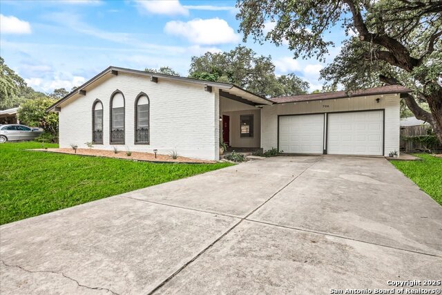 Image 2 of 35 For 706 Serenade Dr