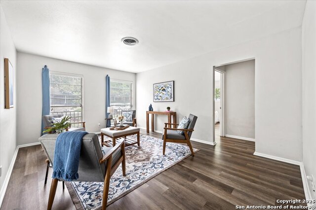 Image 5 of 35 For 706 Serenade Dr