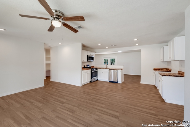 Image 8 of 33 For 6531 Buena Vista St