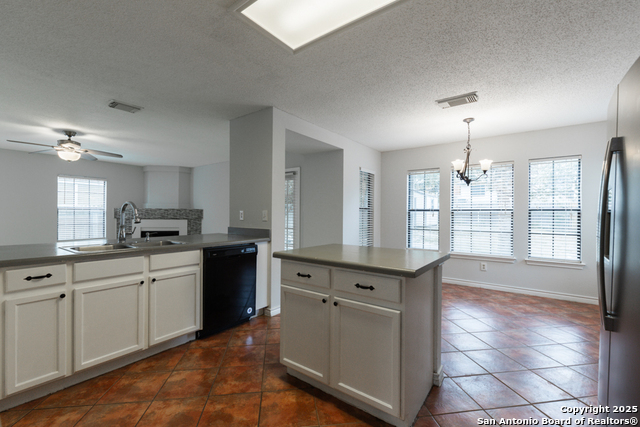 Image 7 of 37 For 2625 Westover View