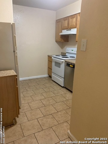 Listing photo id 10 for 3243 Nacogdoches  1005