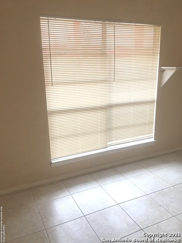 Listing photo id 15 for 3243 Nacogdoches  1005