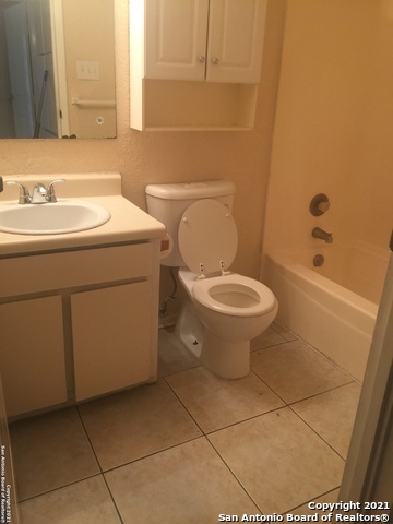 Listing photo id 20 for 3243 Nacogdoches  1005