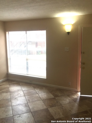 Listing photo id 3 for 3243 Nacogdoches  1005