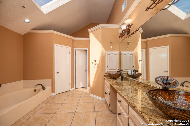 Image 11 of 21 For 2802 Squaw Creek Dr