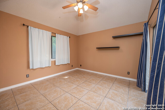 Image 14 of 21 For 2802 Squaw Creek Dr