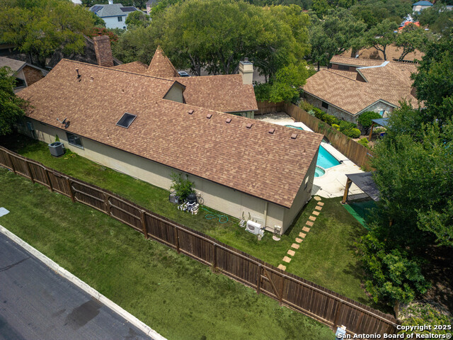 Image 4 of 21 For 2802 Squaw Creek Dr