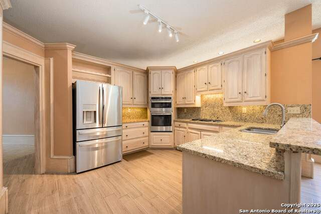 Image 8 of 21 For 2802 Squaw Creek Dr