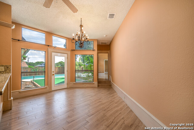 Image 9 of 21 For 2802 Squaw Creek Dr