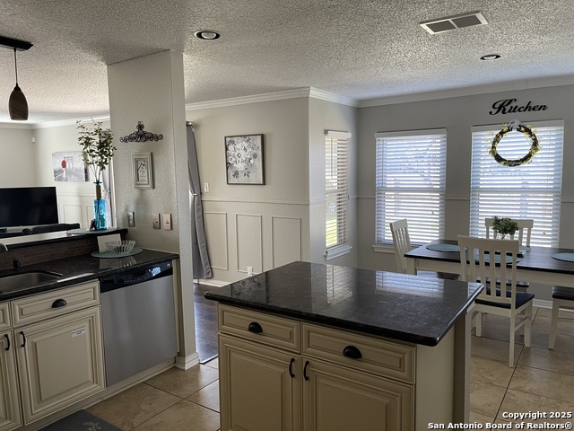 Listing photo id 9 for 5519 Park Lk