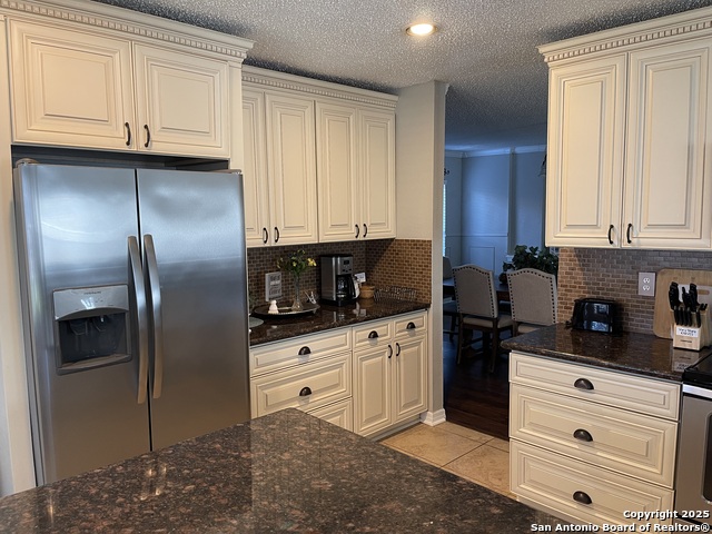 Listing photo id 13 for 5519 Park Lk
