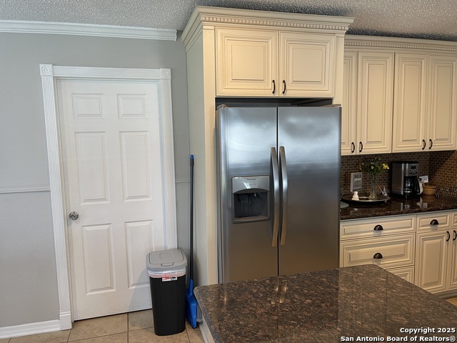 Listing photo id 14 for 5519 Park Lk